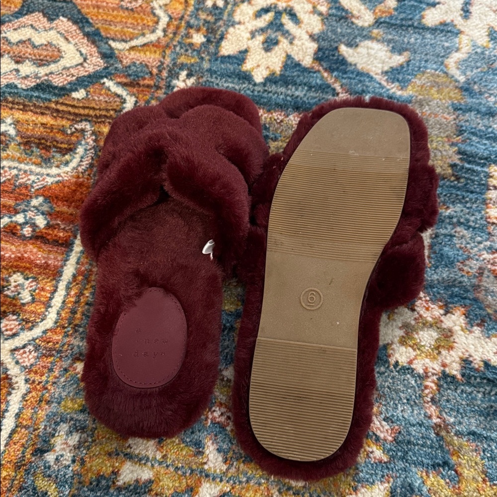 Target Slippers - Picture 3 of 3